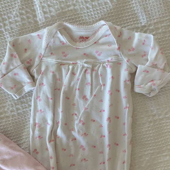 Little Me Newborn girl gowns - set of two - size 0-3 months - Picture 3 of 4